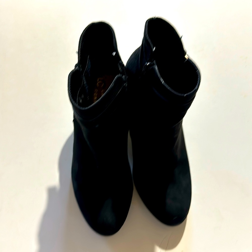 Women’s size 9 Lauren Conrad zipper booties with gold belt accent